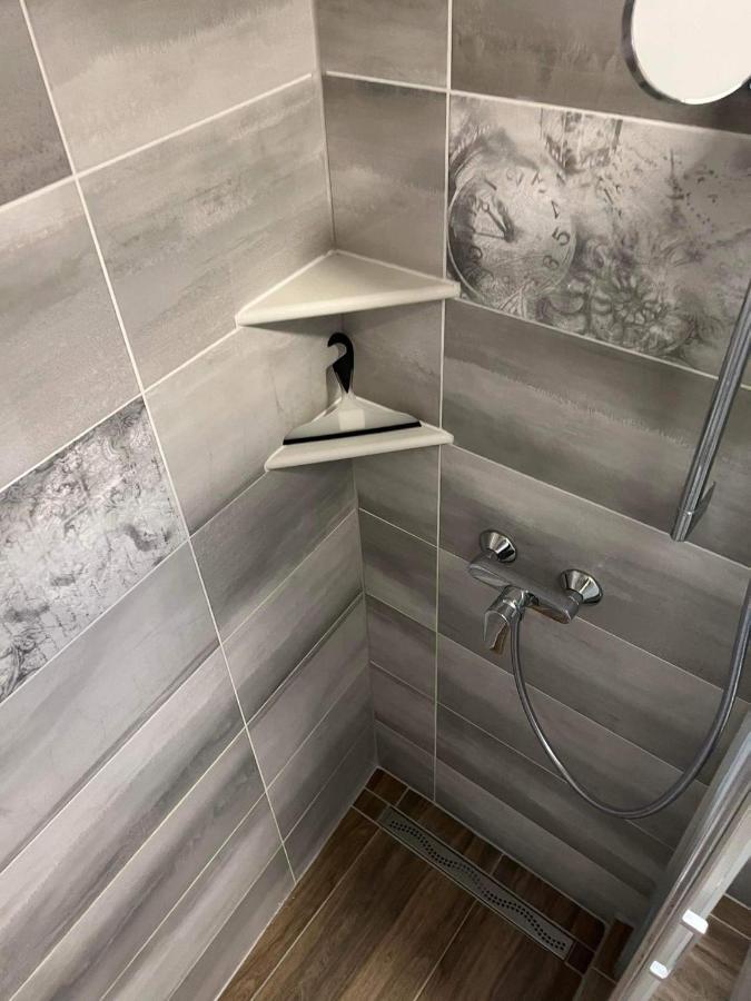 Apartma Mia Črni Kal エクステリア 写真