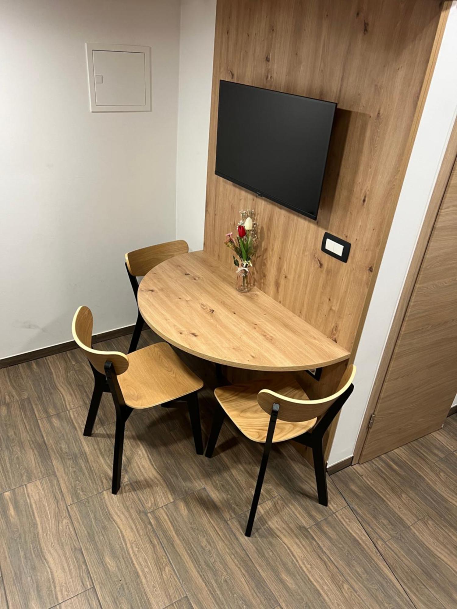 Apartma Mia Črni Kal エクステリア 写真